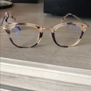 BRAND NEW BLUE LIGHT GLASSES